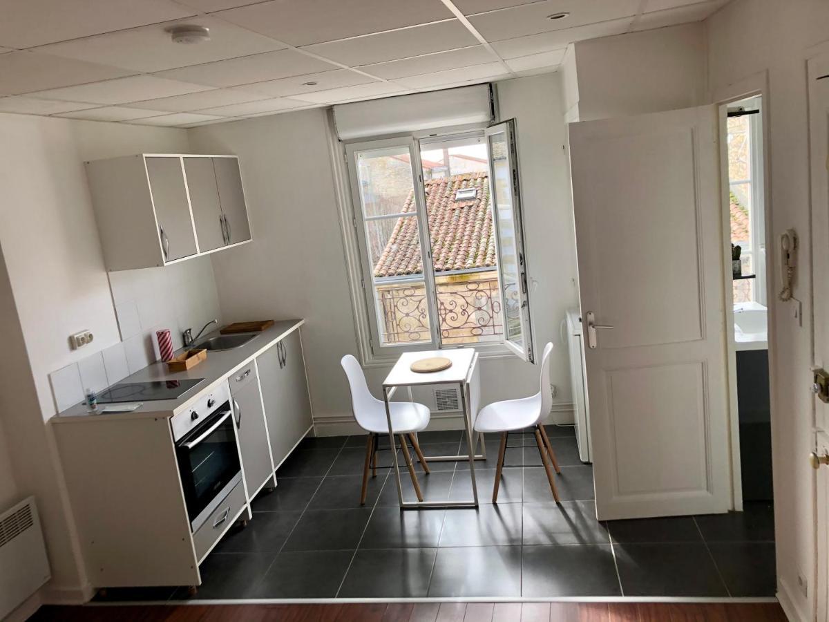 Apartamento Le printemps de mélusine Niort Exterior foto